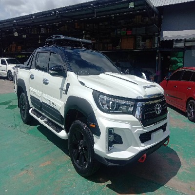 Buy Japanese Toyota Hilux Pickup At STC Japan